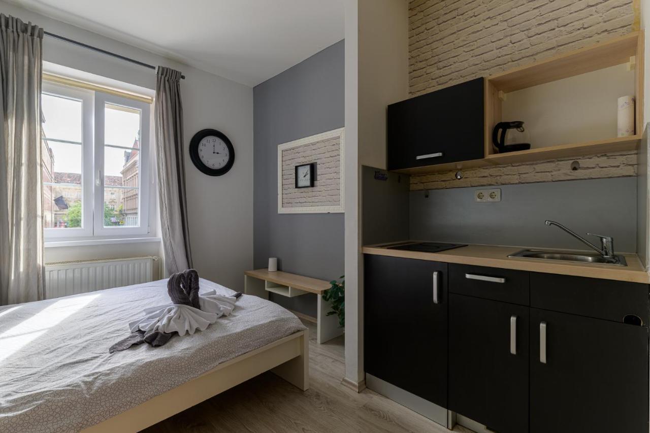Euro Square Studios Загреб Екстериор снимка