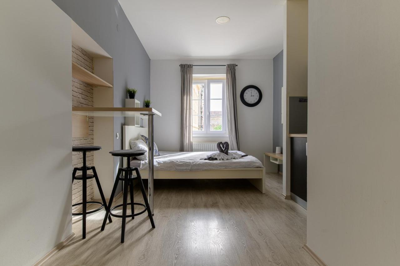 Euro Square Studios Загреб Екстериор снимка