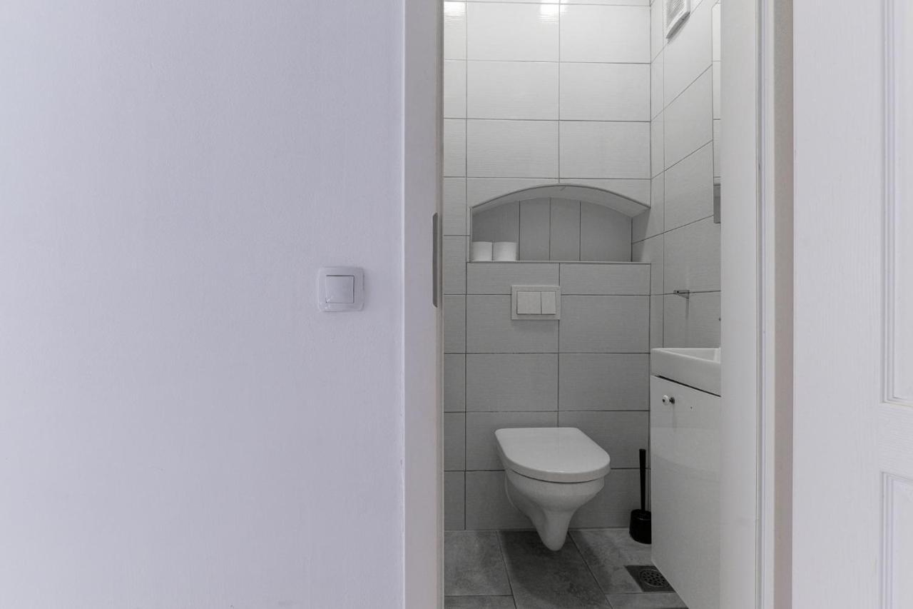 Euro Square Studios Загреб Екстериор снимка