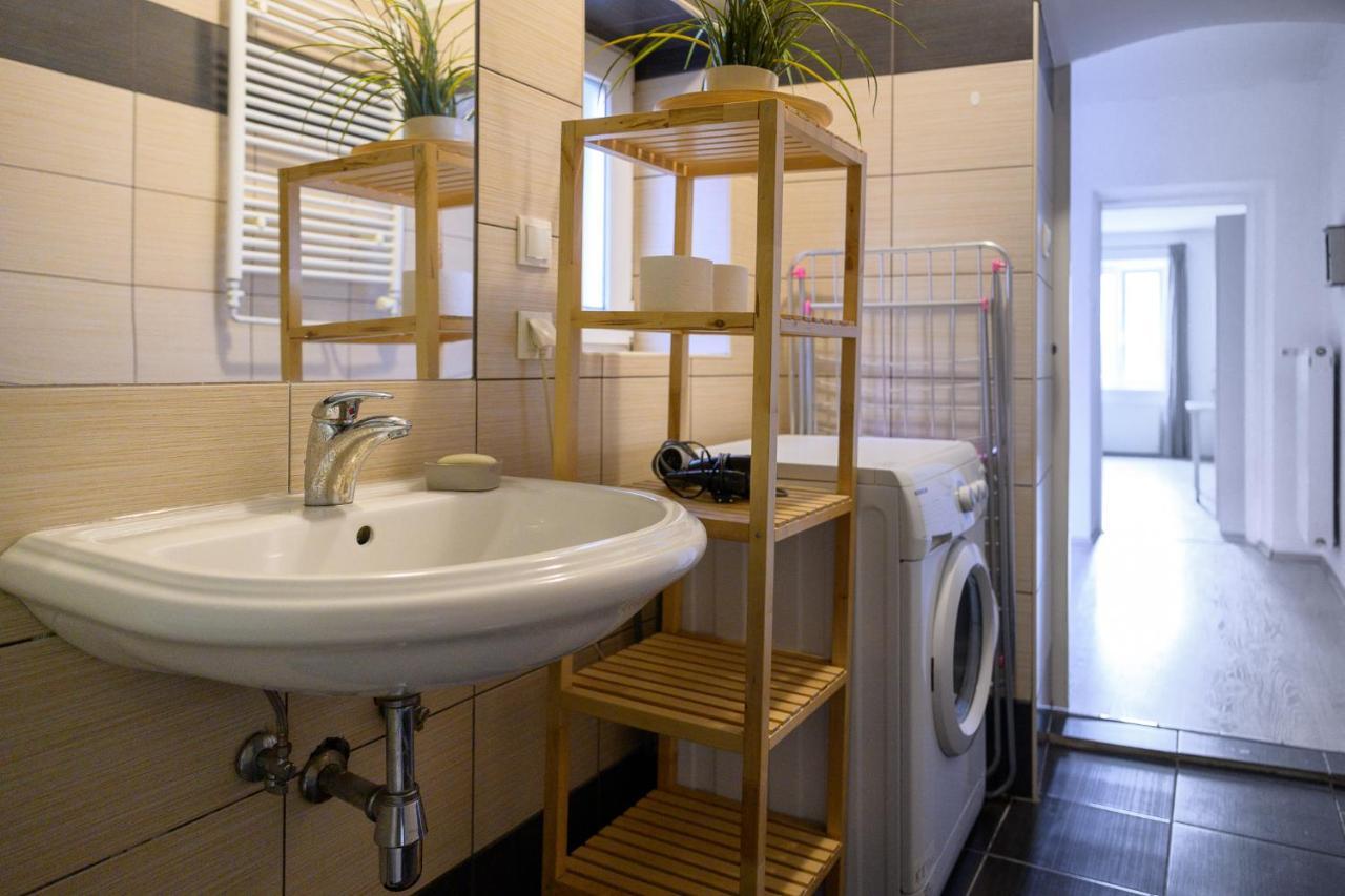 Euro Square Studios Загреб Екстериор снимка